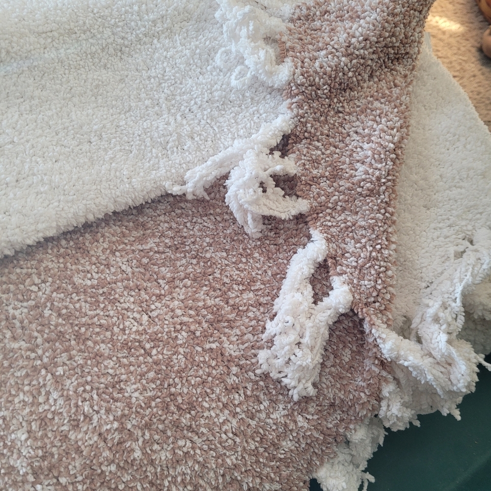 Throw blanket